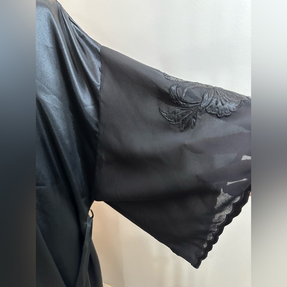 Val Mode Lingerie Maxi Lounging Robe - Size M - Picture 8 of 12